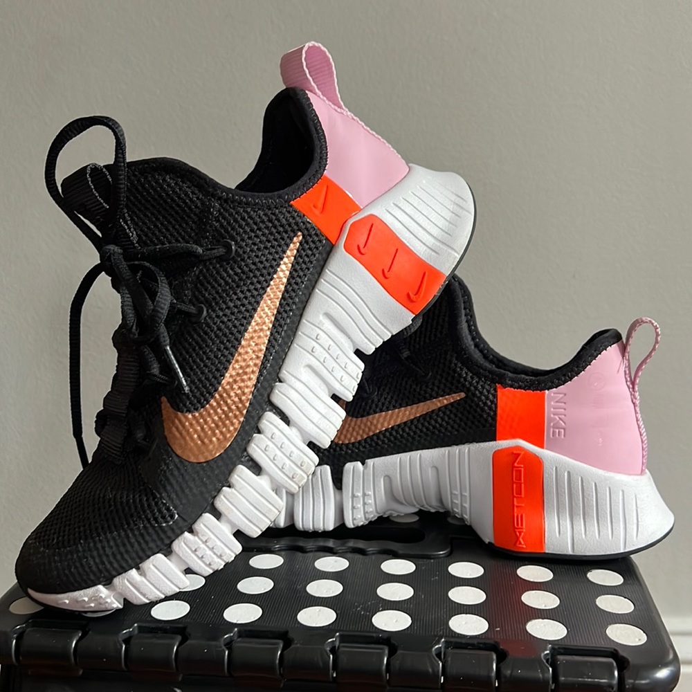 Nike Metcon pink/orange/black